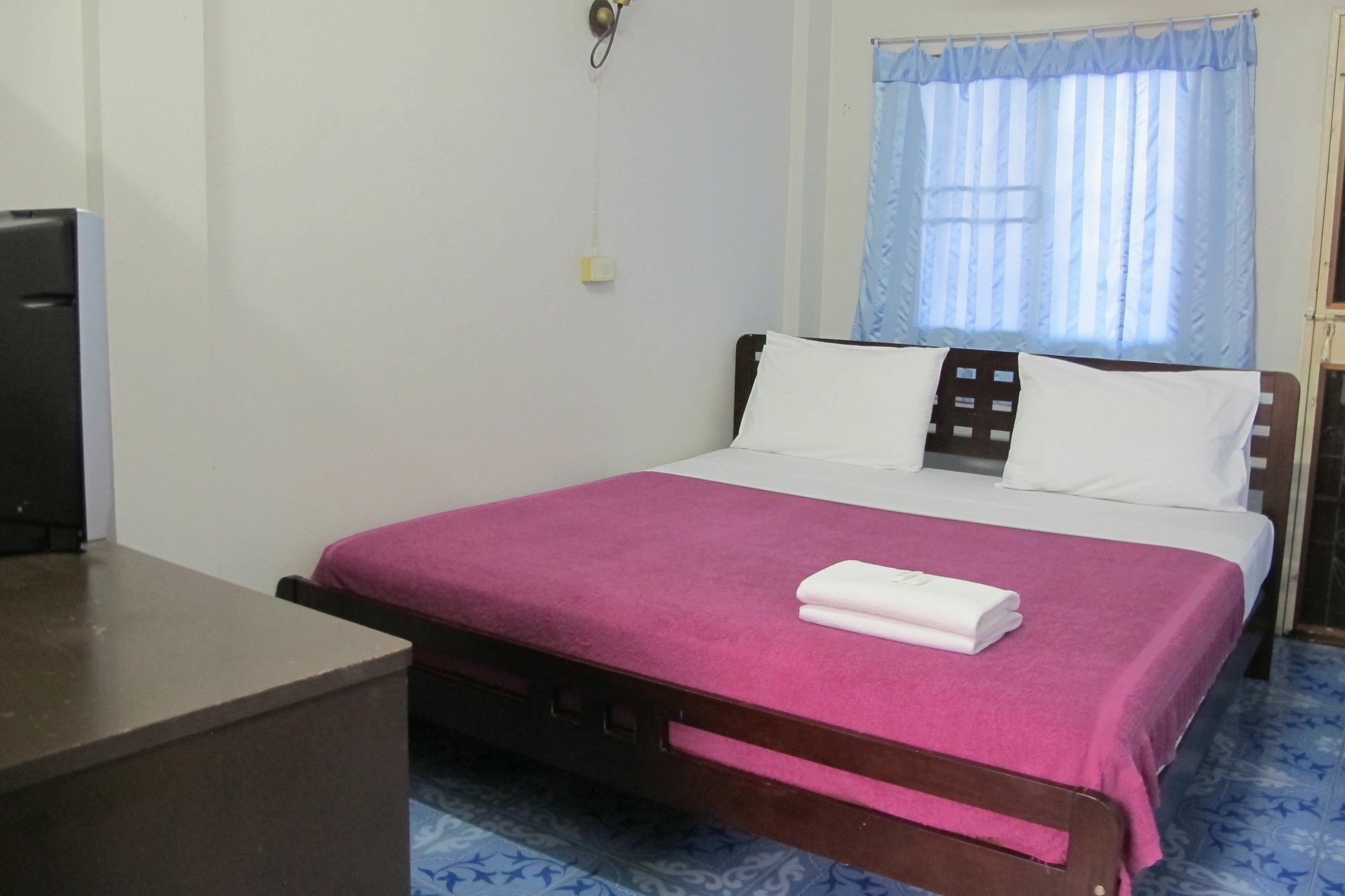 Samchai Hotel Si Racha Esterno foto