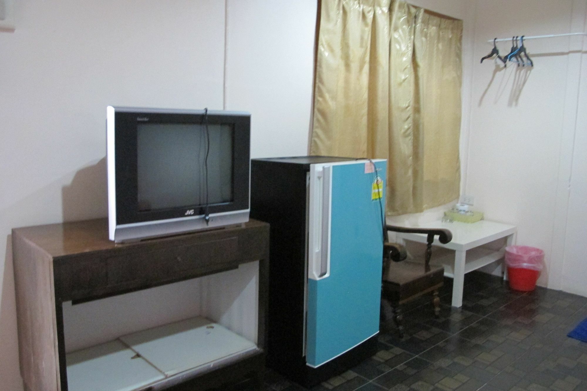 Samchai Hotel Si Racha Esterno foto