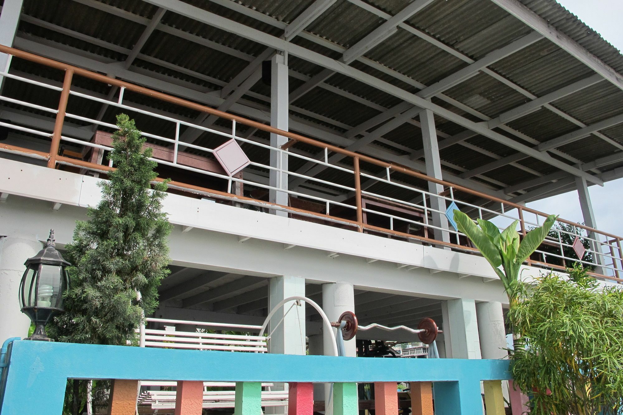 Samchai Hotel Si Racha Esterno foto