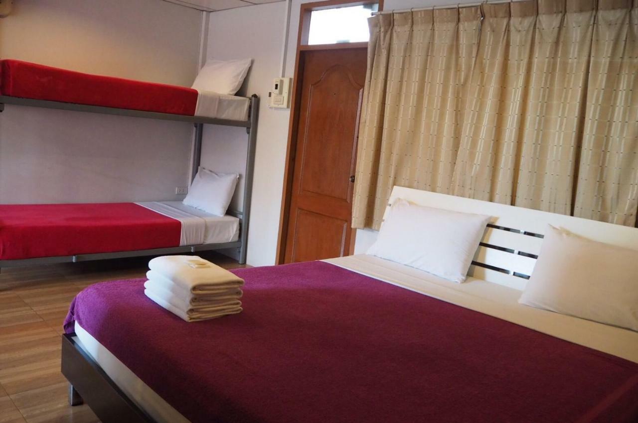 Samchai Hotel Si Racha Esterno foto