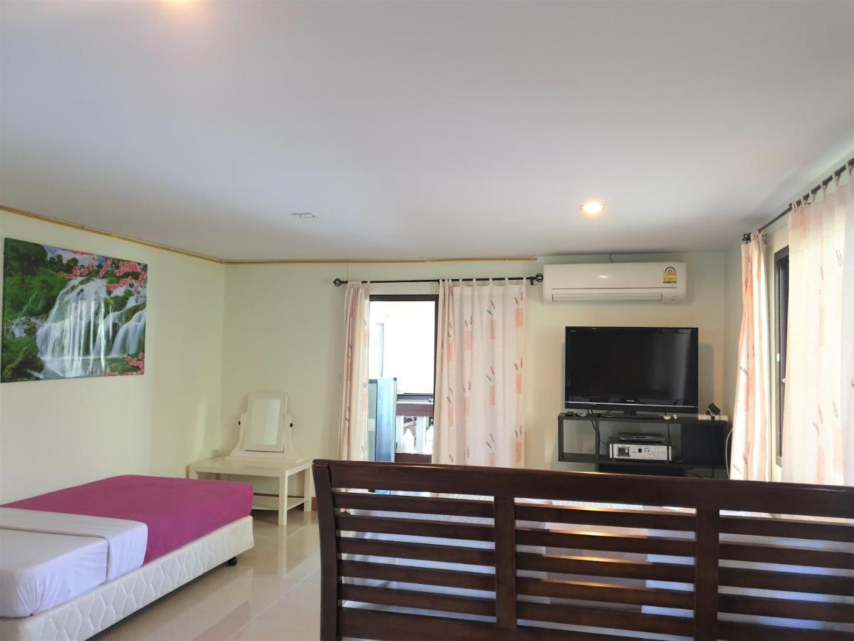 Samchai Hotel Si Racha Esterno foto