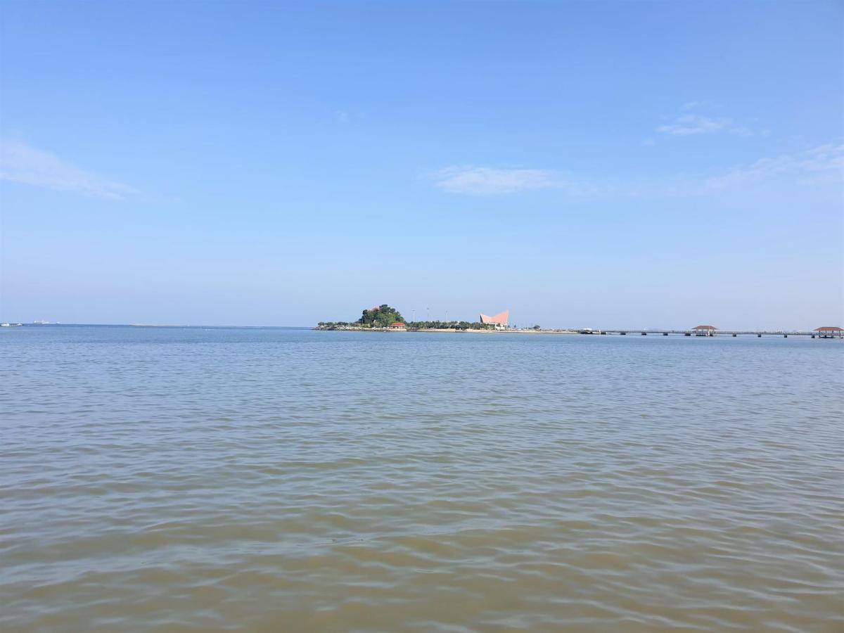 Samchai Hotel Si Racha Esterno foto