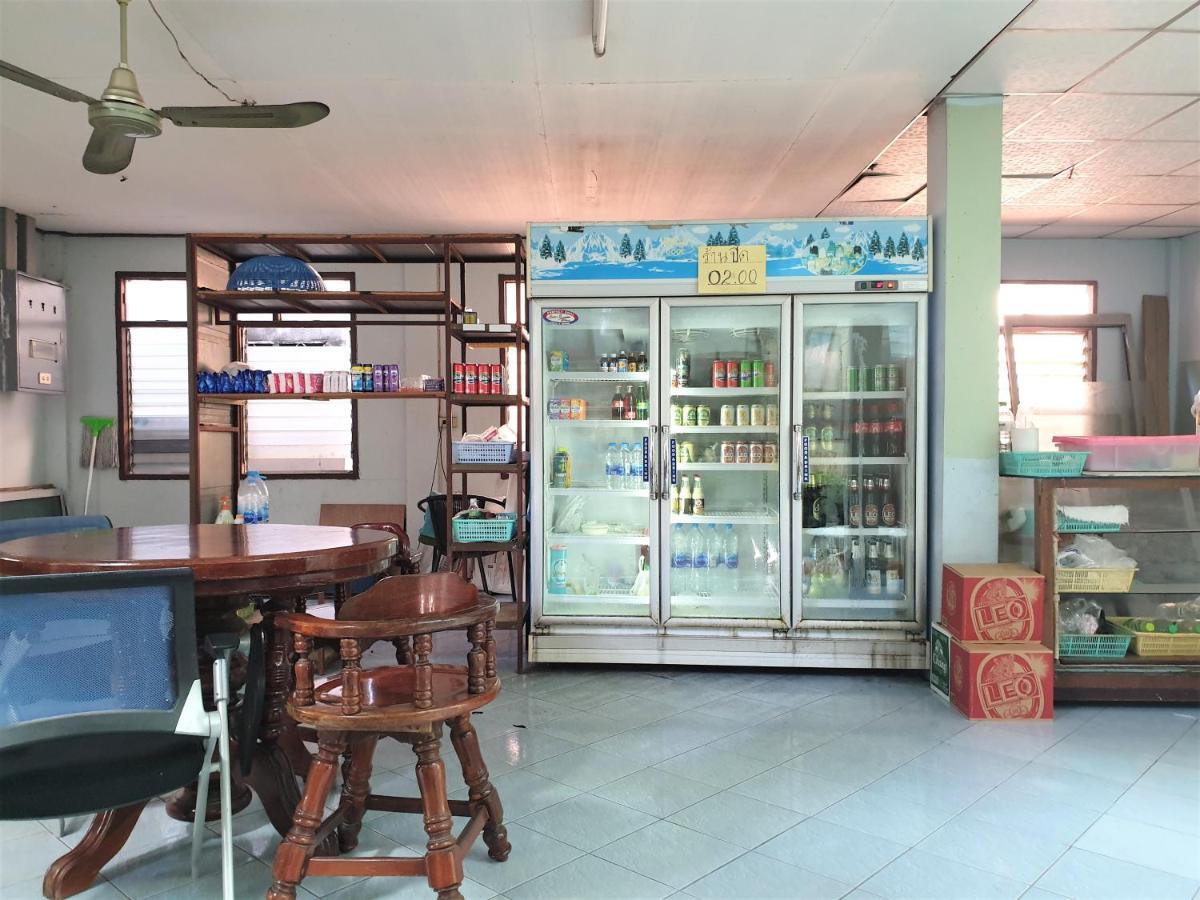 Samchai Hotel Si Racha Esterno foto