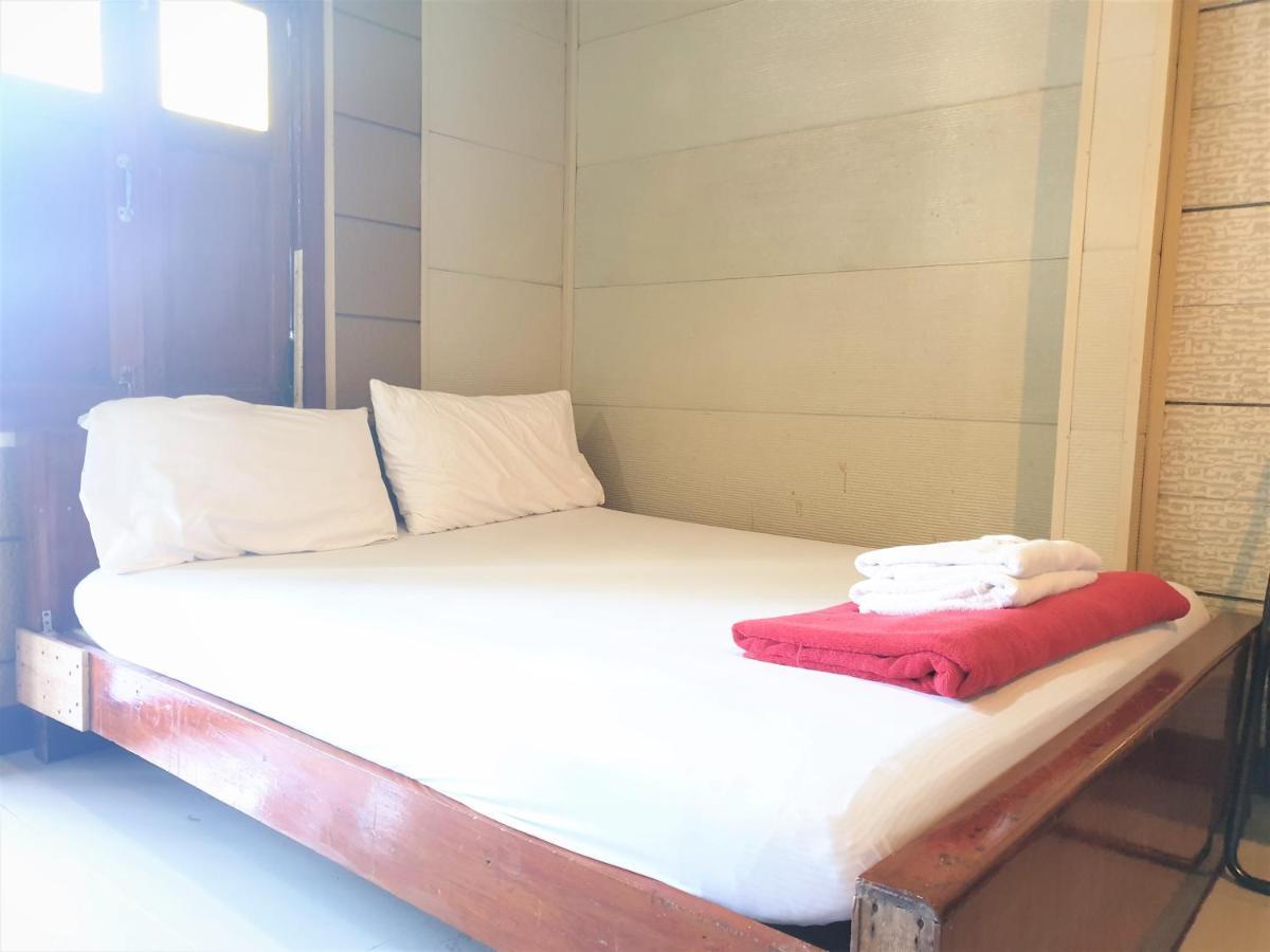 Samchai Hotel Si Racha Esterno foto