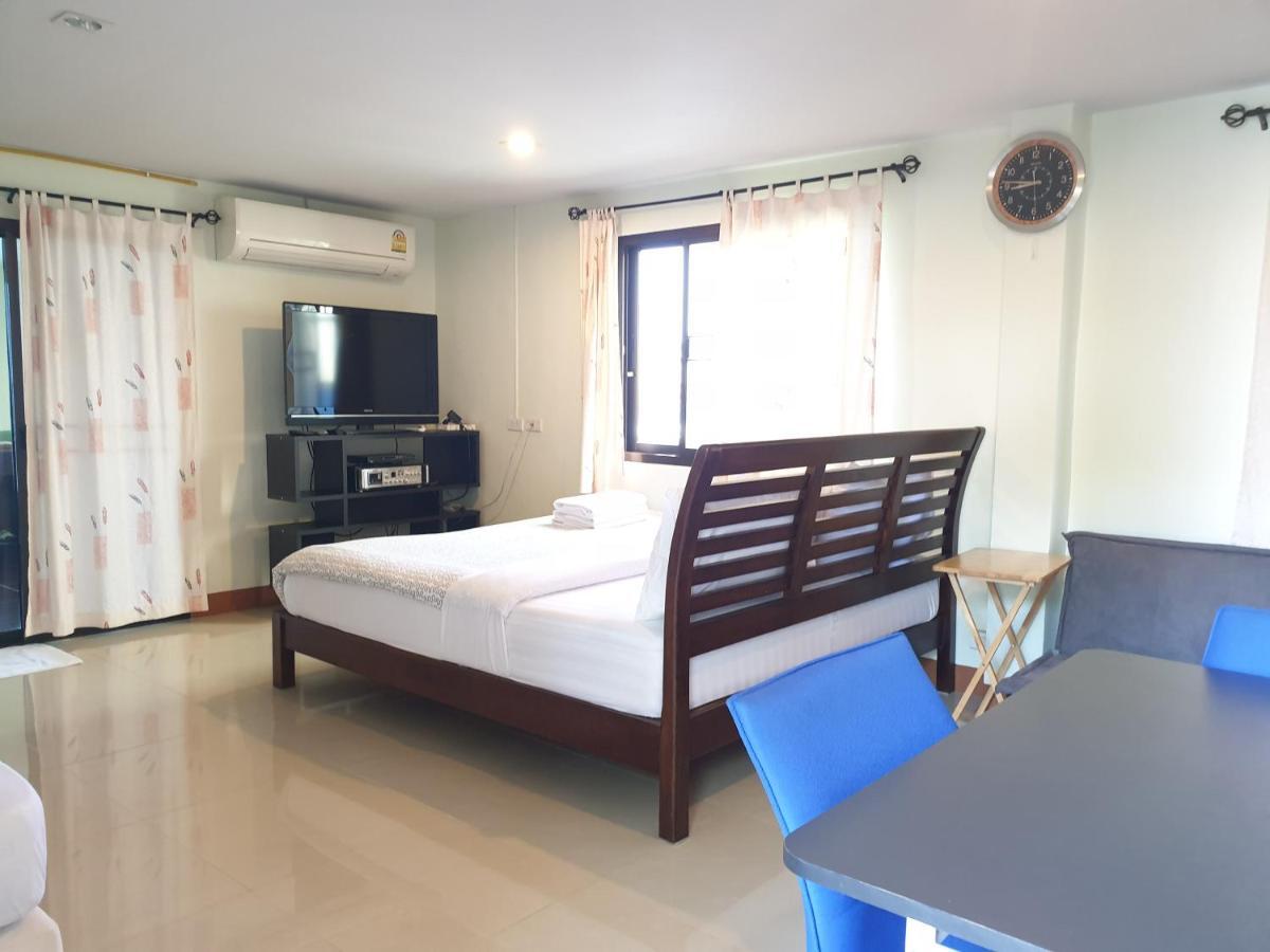 Samchai Hotel Si Racha Esterno foto