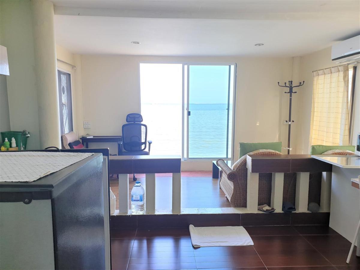 Samchai Hotel Si Racha Esterno foto