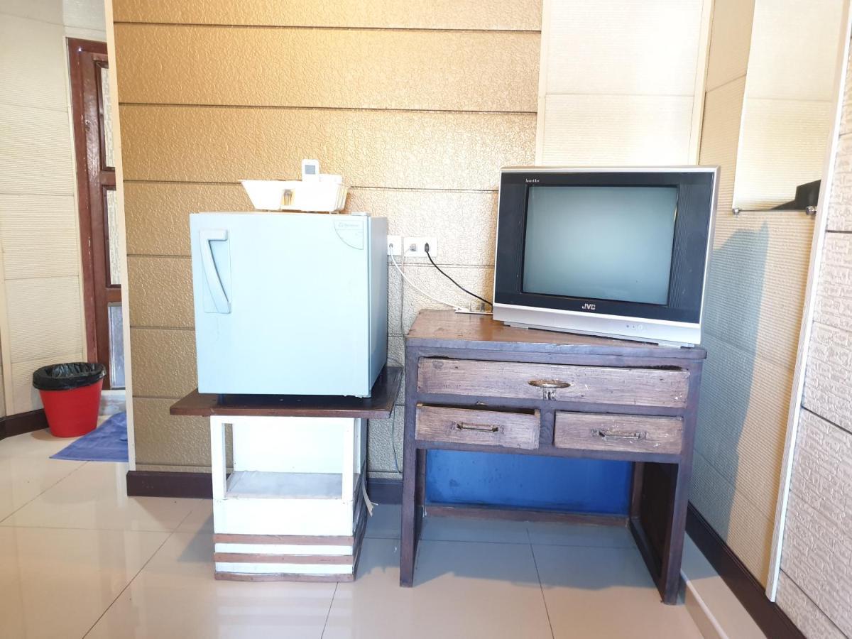Samchai Hotel Si Racha Esterno foto