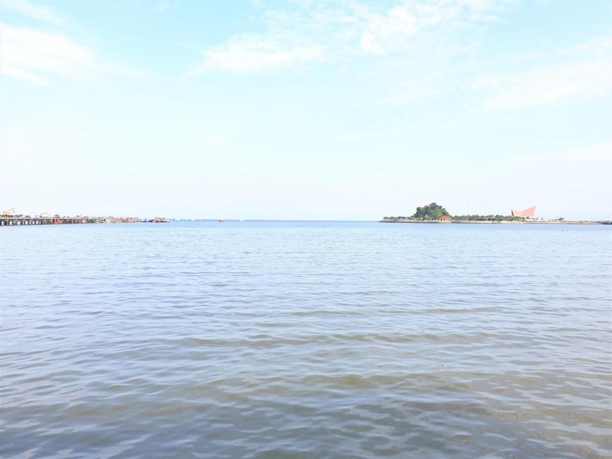 Samchai Hotel Si Racha Esterno foto